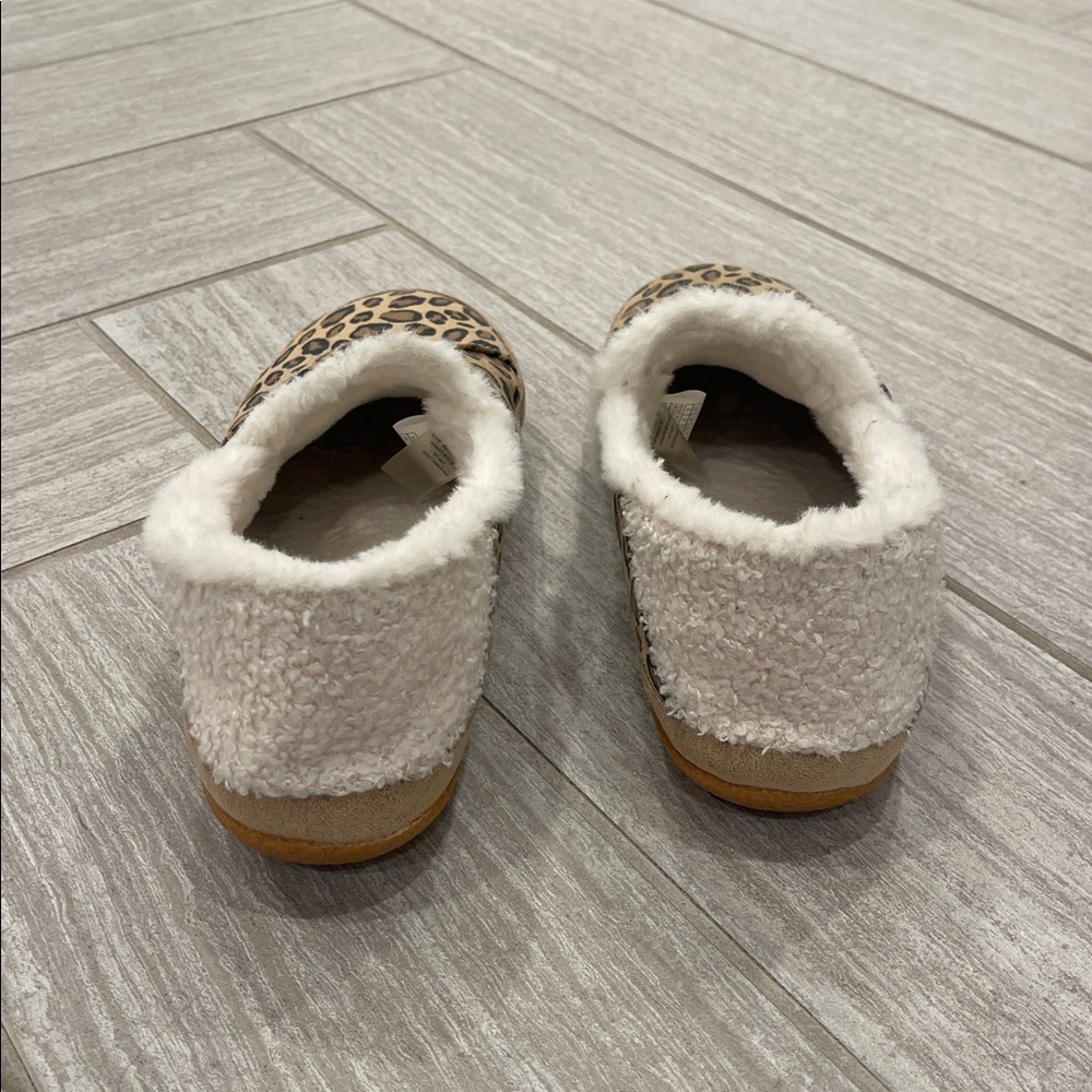 Toms Leopard Print Faux Fur Lined Slip-On Slippers - Picture 3 of 4